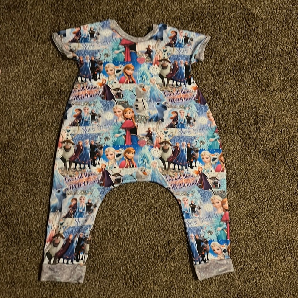 Andi-Co frozen romper